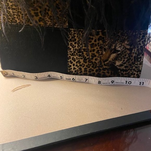 Animal Print purse with feathers - Picture 4 of 4